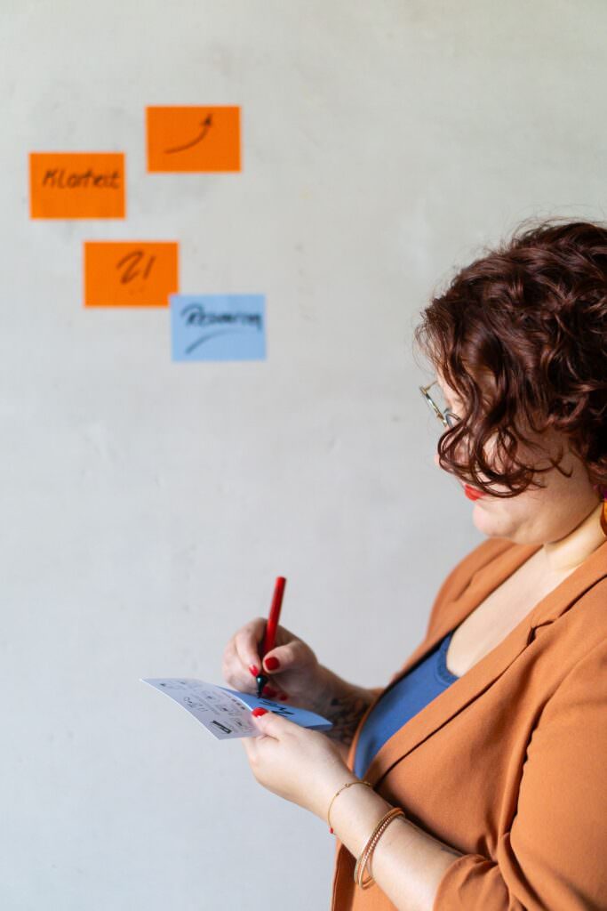 Inna Zeitler, Diversity- und Anti-Bias-Trainerin, Theaterpädagogin, systemisches Coaching